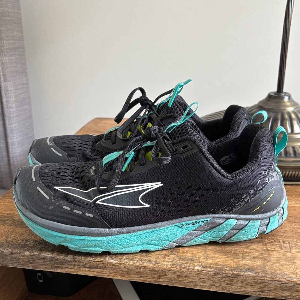 Altra Torin 4 Black and Turquoise Athletic Shoes